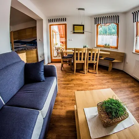 Riverside Pines With Balcony - Two Bedroom With Balcony Apartman Luče