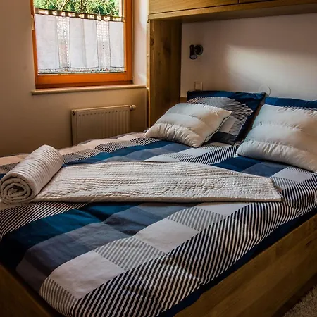 Riverside Pines With Balcony - Two Bedroom With Balcony Apartmán