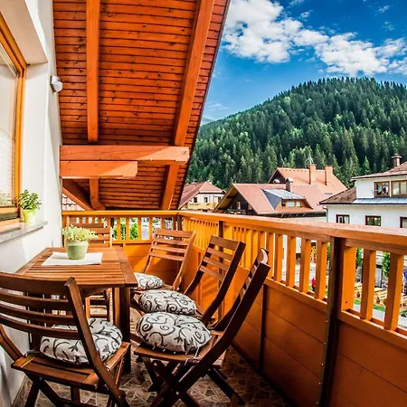 Riverside Pines With Balcony - Two Bedroom With Balcony Apartamento