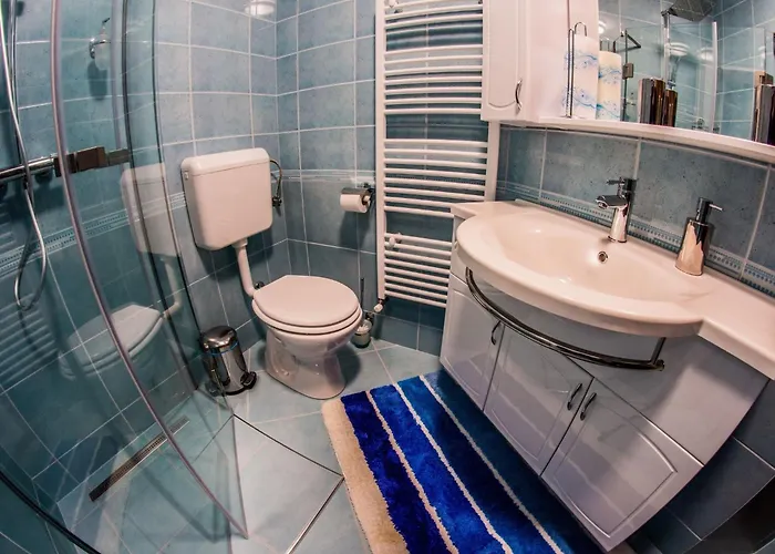 Riverside Pines With Balcony - Two Bedroom With Balcony Luče